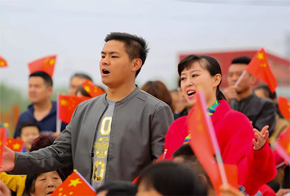 “快闪”飘荡平陵城，祝福祖国更强盛