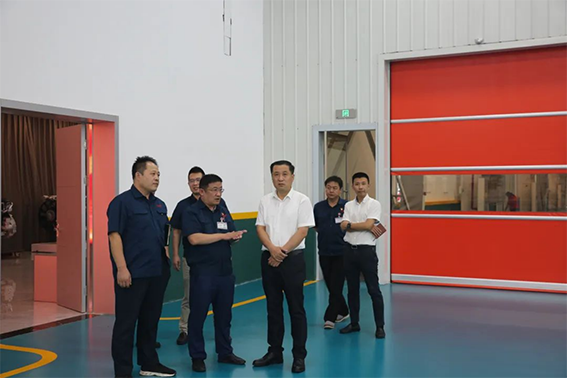 黄波调研重汽章丘工业园部分企业