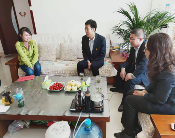 关心关爱献温暖  爱心捐款显真情—章丘农商银行组织救助困难职工爱心捐款活动 