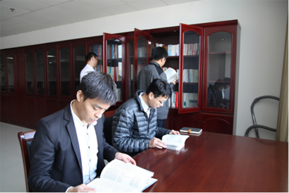 区纪委开展读书月活动