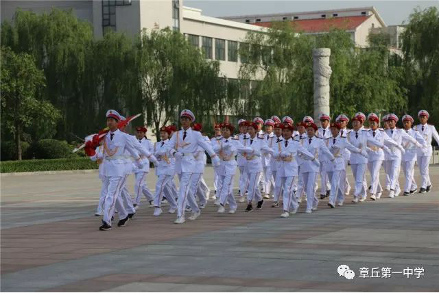 章丘一中：弘扬一中精神 共筑百年梦想 