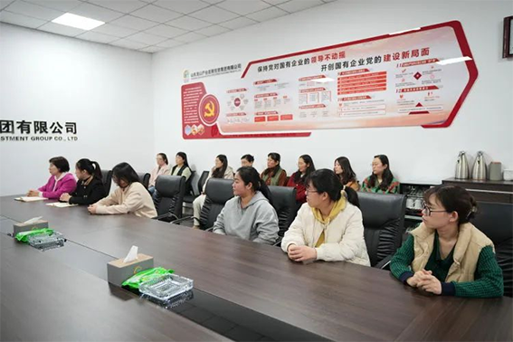 巾帼添彩 勇毅前行678.png