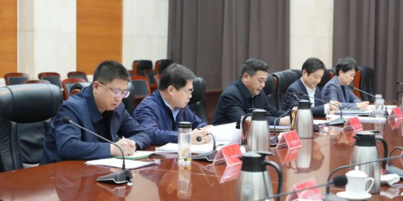 区委理论学习中心组召开集体学习研讨会议51.png