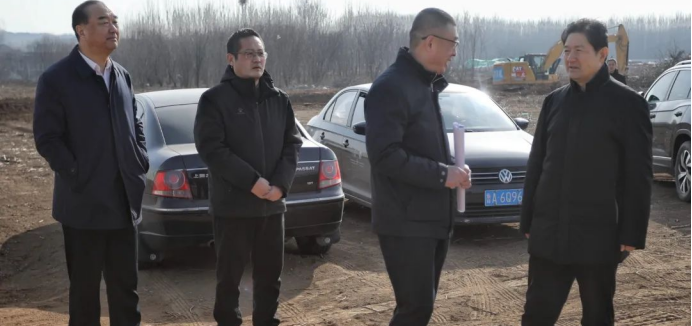 边祥为到圣井街道调研企业生产和项目建设323.png